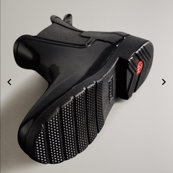 NWOT Hunter Chelsea Glossy Boots - Picture 4 of 11